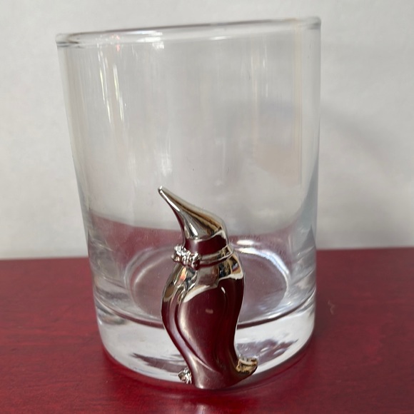 Rocks glass whiskey Barware tumbler with silver metal penguin decoration on it - Picture 1 of 4